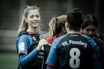 Bild 1420 - wBJ VfL Pinneberg - St. Pauli : Ergebnis: 7:0 (Abbruch)